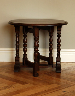 j-1119-f アンティークゲートレッグテーブルの横