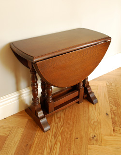 j-1119-f アンティークゲートレッグテーブルの閉じた状態