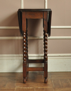 j-1122-f アンティークゲートレッグテーブルの閉じた状態