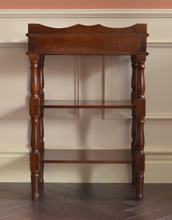 j-1140-f アンティークナイトテーブルの後ろ