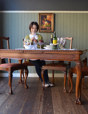 j-1143-f アンティークドローリーフテーブル　モデル入り