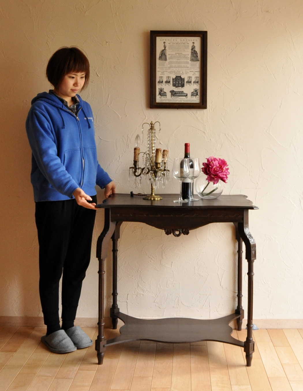 j-1249-f アンティークオケージョナルテーブルのモデル入り