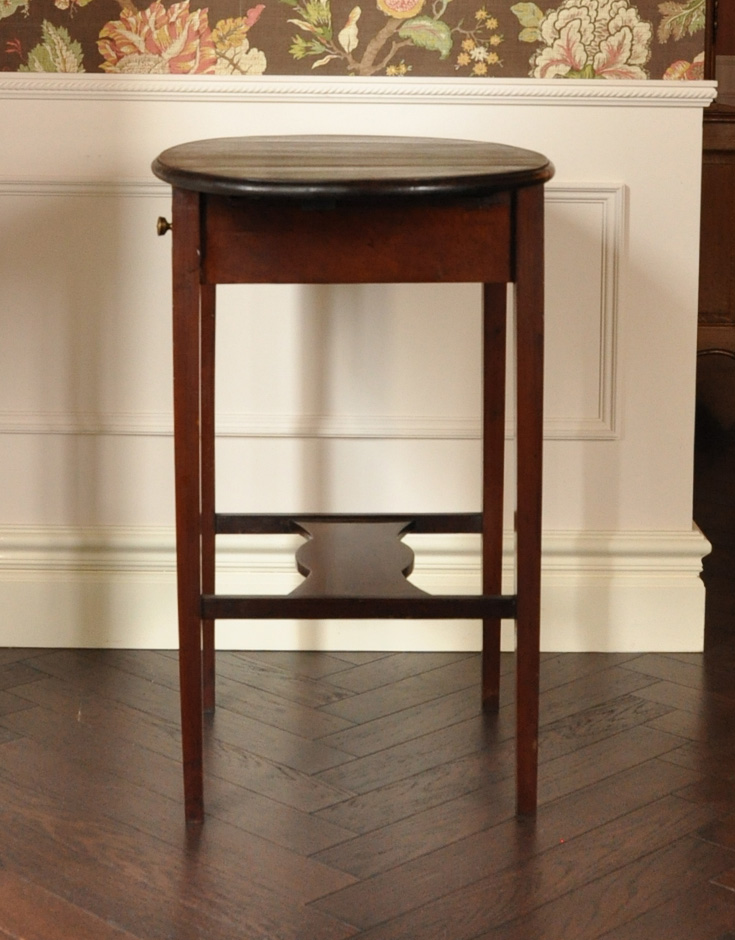 j-1266-f アンティークオケージョナルテーブルの横