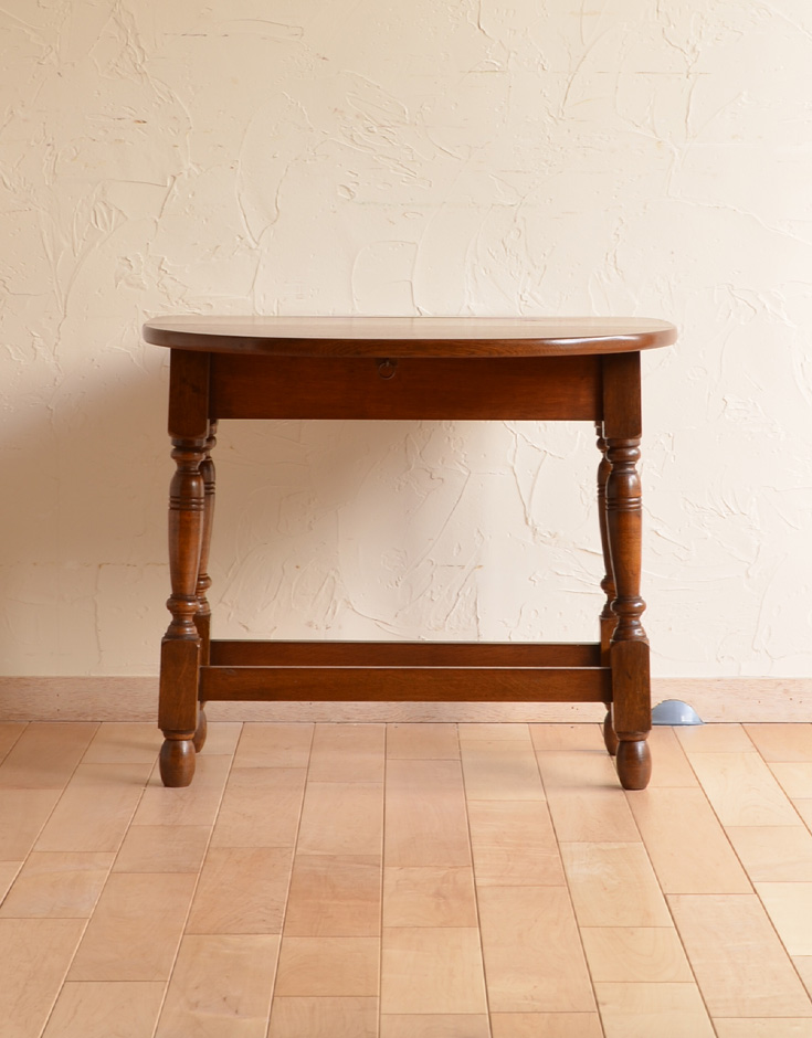 j-1286-f アンティークバタフライコーヒーテーブルの横