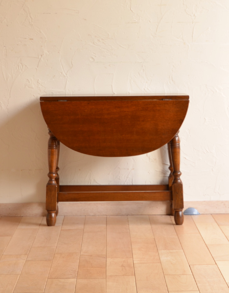 j-1286-f アンティークバタフライコーヒーテーブルの横・閉じる