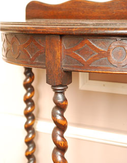 玄関のお顔に!
半円で品があるコンソールテーブル