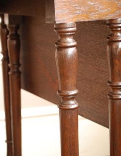 たたんでコンパクトに収納できる
小ぶりのおしゃれサザーランド テーブル