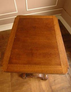 パソコンテーブルからおもてなしまで使い方が広がる多機能アンティークドローリーフテーブル