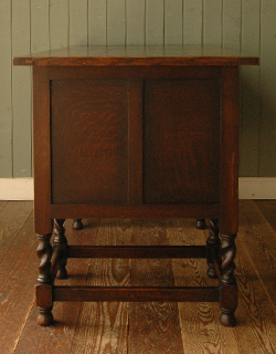 女性らしい輝きをまとった美しいアンティーク デスク