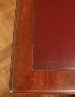 女性らしい輝きをまとった美しいアンティーク デスク