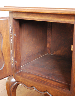 j-660-f アンティークのナイトテーブル