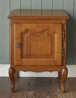 j-666-f アンティークナイトテーブル