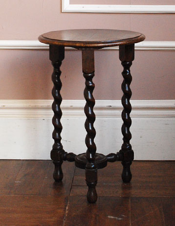 j-670-f アンティークオケージョナルテーブル