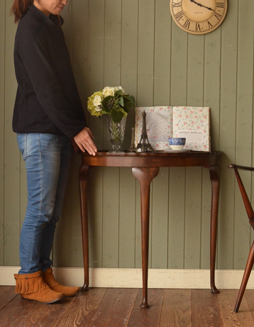 j-822-f 玄関のお顔に！
半円で品があるコンソールテーブル