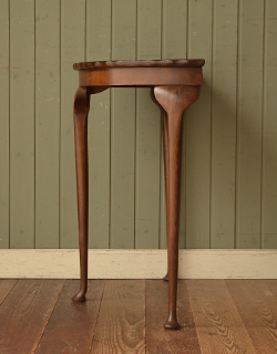 玄関のお顔に！
半円で品があるコンソールテーブル