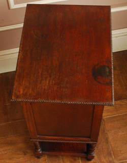 j-837-f アンティークナイトテーブル