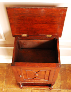 j-837-f アンティークナイトテーブル