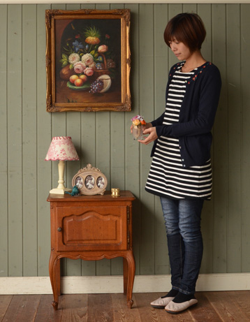 j-841-f アンティークナイトテーブル