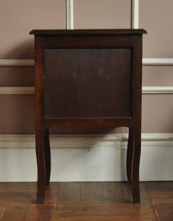 j-842-f アンティークナイトテーブル