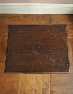 j-842-f アンティークナイトテーブル