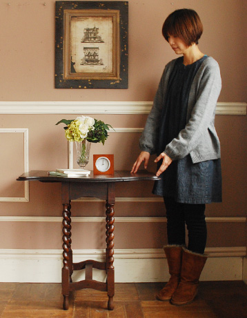 j-853-f アンティークドローリーフテーブル