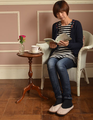 j-857-f アンティークのオケージョナルテーブル