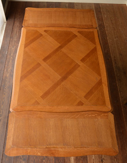 j-869-f アンティークのダイニングテーブル