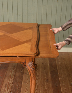 j-869-f アンティークのダイニングテーブル