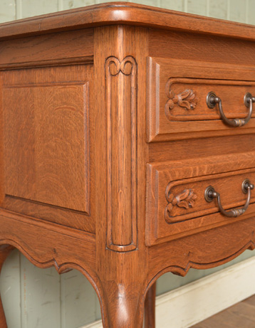 j-873-f アンティークナイトテーブル