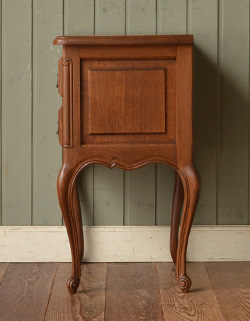 j-873-f アンティークナイトテーブル