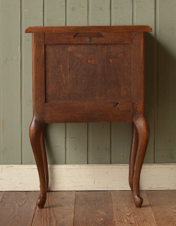 j-873-f アンティークナイトテーブル