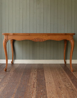 j-923-f アンティークテーブルの正面