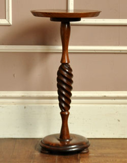 j-931-f アンティークオケージョナルテーブルの全体