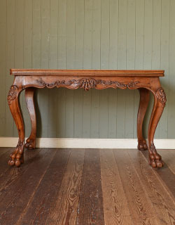 脚の美しさが自慢のテーブル!猫脚が優雅なテーブルです。横から見るとこんな感じです。(j-943-f) j-943-f アンティークテーブルの閉じた状態