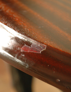 持ち運びラクラク！どこにでもOK！
アンティークパブテーブル