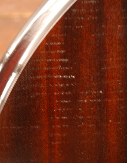 持ち運びラクラク！どこにでもOK！
アンティークパブテーブル