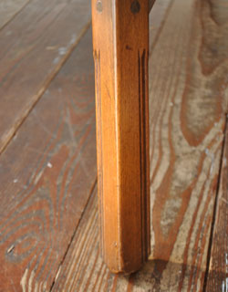 ダイニングテーブルもデスクも１台で楽しめるドロップリーフ テーブル