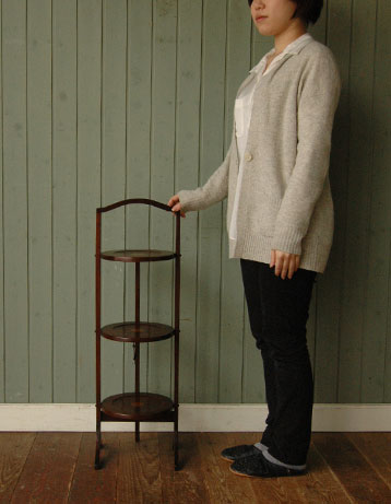 伝統的アフタヌーンティをお家で･･･
美しい姿のケーキスタンド