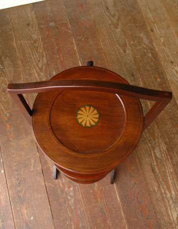 伝統的アフタヌーンティをお家で･･･
美しい姿のケーキスタンド