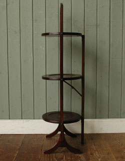 伝統的アフタヌーンティをお家で･･･
美しい姿のケーキスタンド