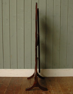 伝統的アフタヌーンティをお家で･･･
美しい姿のケーキスタンド