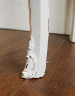 持ち運びラクラク!どこにでもOK!
アンティークサイドテーブル