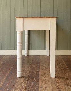 k-553-f アンティークのテーブル