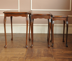 k-557-f アンティークネストテーブル 