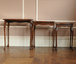 k-557-f アンティークネストテーブル 