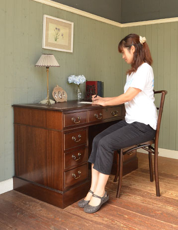 k-561-f アンティークのデスク