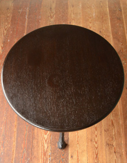 持ち運びラクラク！どこにでもOK！
アンティークパブテーブル