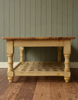 k-632-f アンティークのコーヒーテーブル