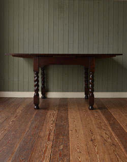 k-689-f アンティークドローリーフテーブルの広げた横