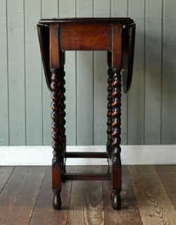 k-717-f アンティークゲートレッグテーブルの横